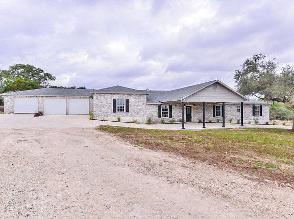 3rd image of 3039 Oak Hollow Dr