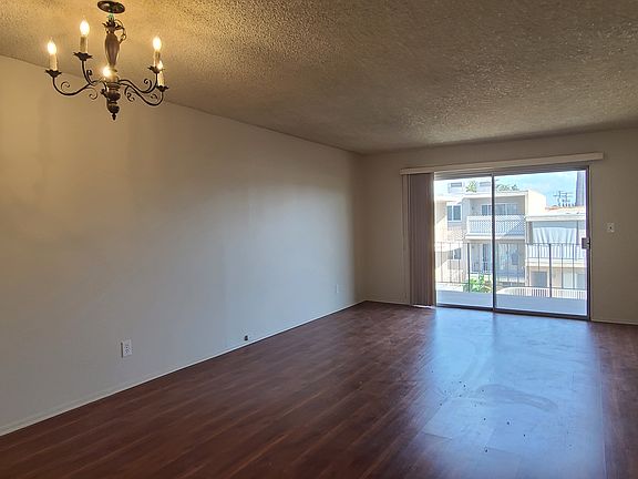 4th image of 401 N Baltimore Ave APT X