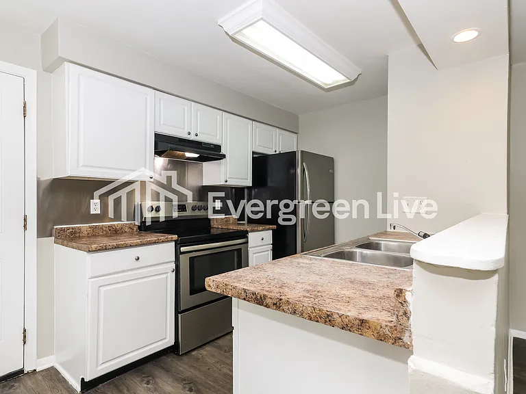 733 Chandler Dr — Photo 5