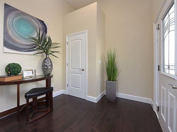 4th image of 124 Campoli Dr