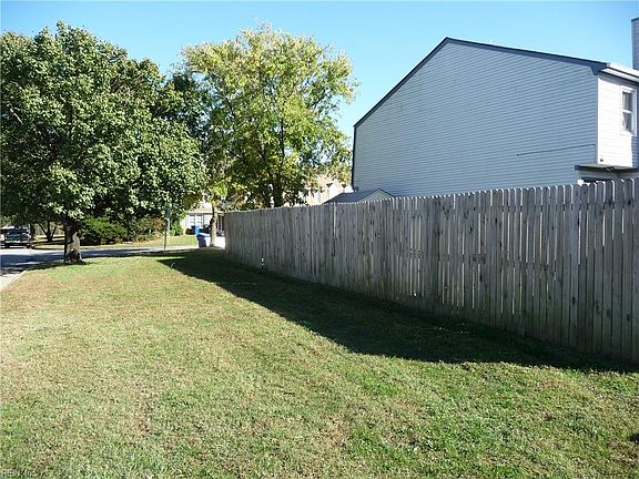 4th image of 1501 Jameson Dr