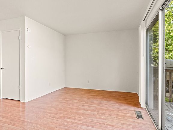 3rd image of 1693 Mono Ave APT 2