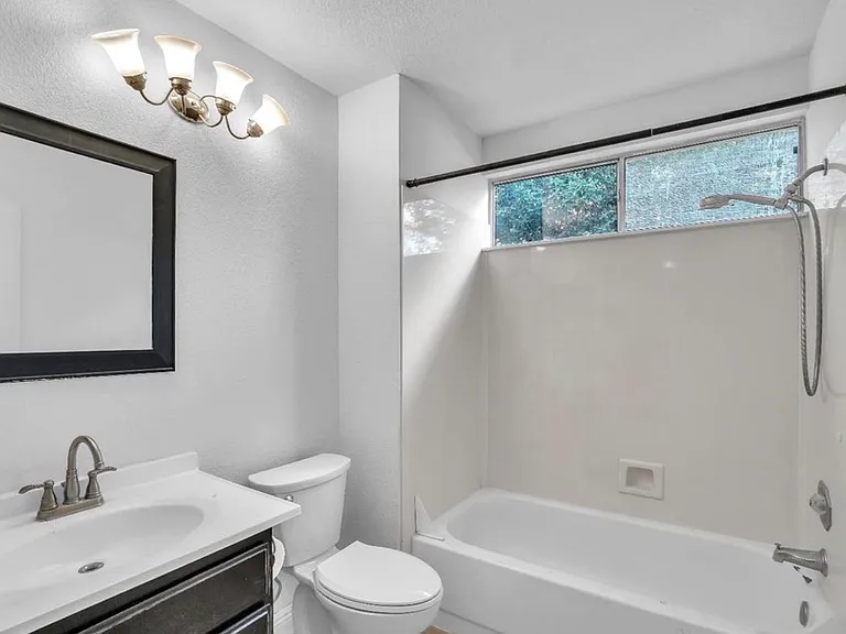 719 Raven Dr — Photo 14