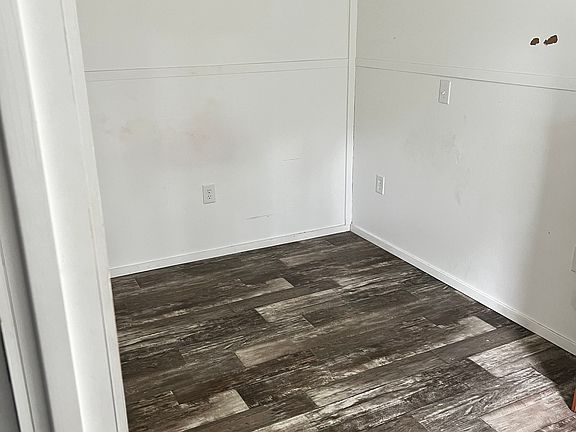 5th image of 204 Sprague Dr