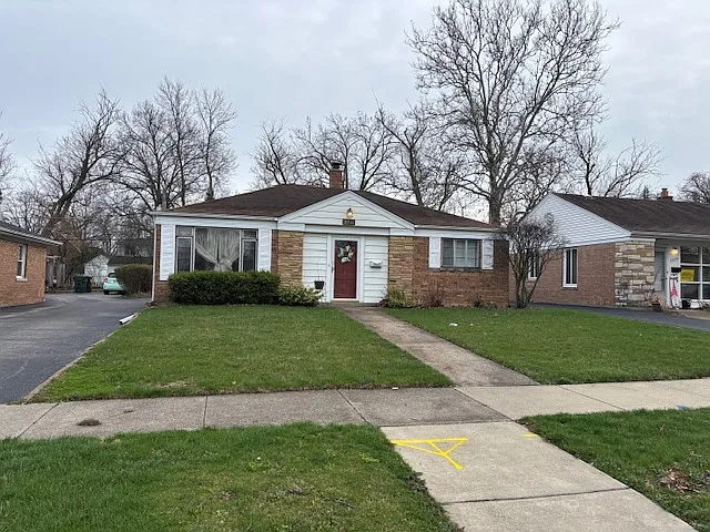 2223 Hawthorne Rd — Photo 1