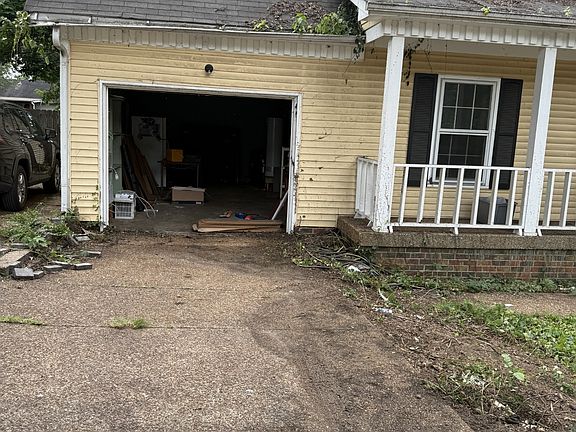 3rd image of 1005 Reelfoot Ct