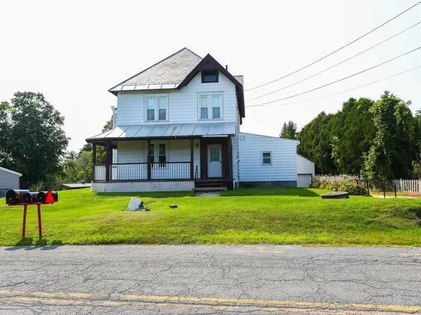 39 Middle Rd, Clarksburg, MA 01247