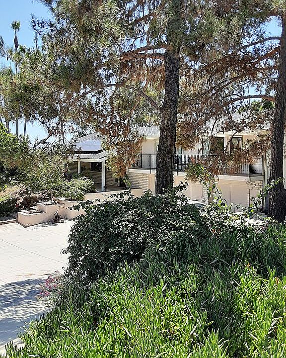 1st image of 3830 Lake Garden Dr