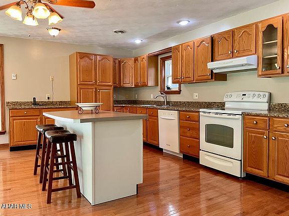 4th image of 10027 Fern Hollow Ln