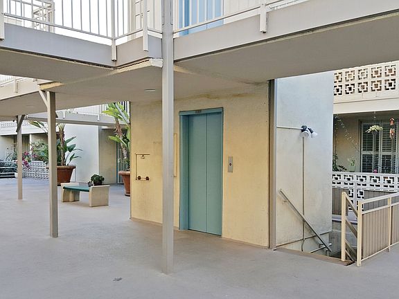 3rd image of 1200 W Huntington Dr Unit 7