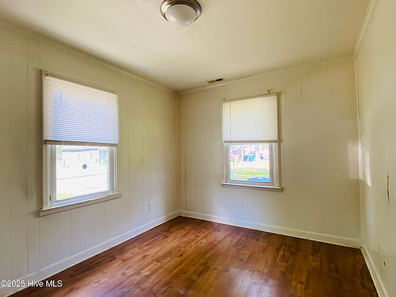 5th image of 202 Meares Street