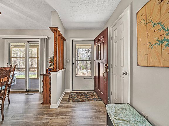 5th image of 90 Middlecreek Ct