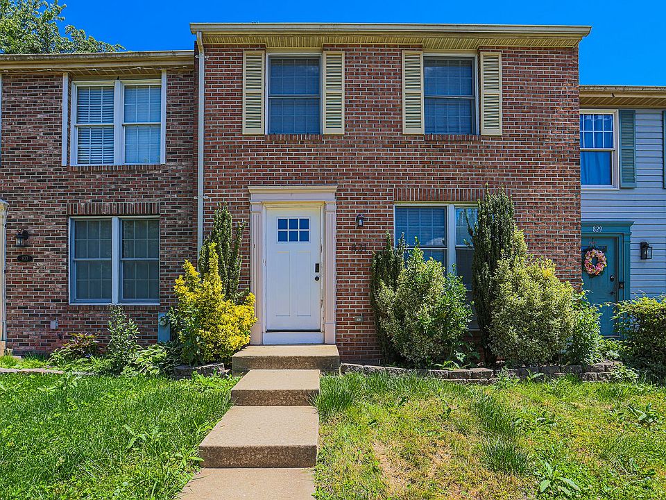 1st image of 831 Comer Sq