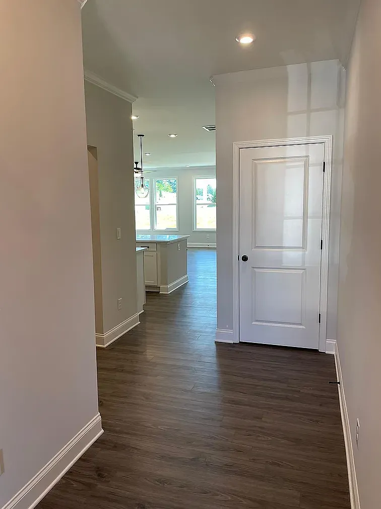 3 bed, 2.5 bath, 2400 sqft, $3,100 — Photo 2