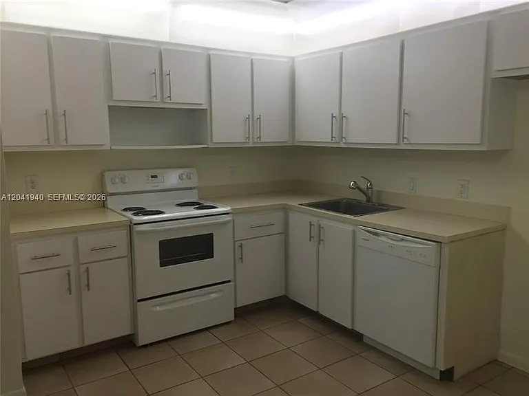 331 Ives Dairy Rd #10 — Photo 11