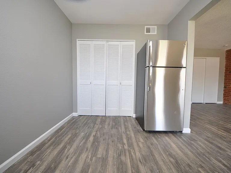 26 Westwood Dr — Photo 24