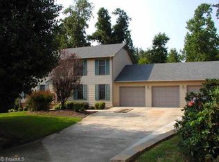 203 Stafford Oak Dr, Jamestown, NC 27282