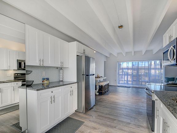 3rd image of 4001 S Ocean Boulevard #318