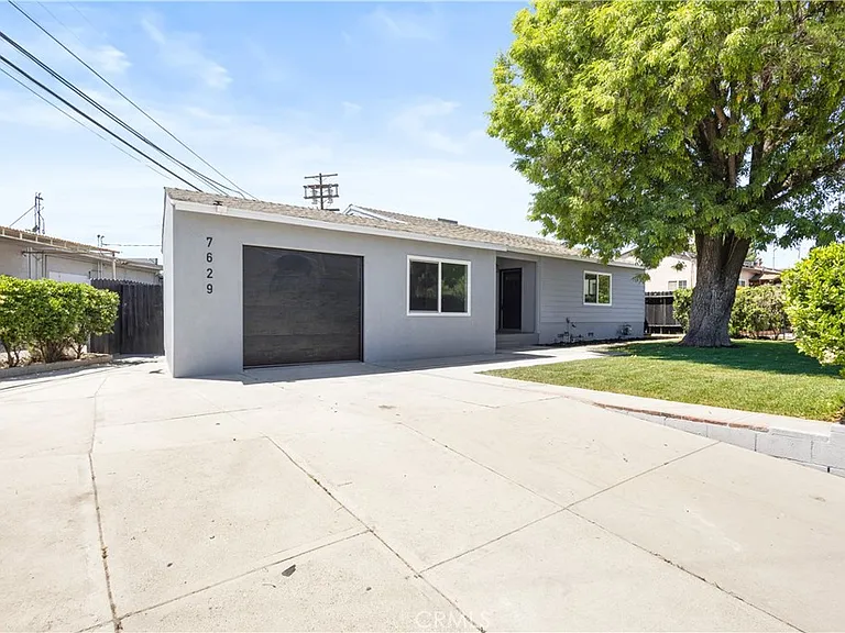 7629 Arcola Ave — Photo 2