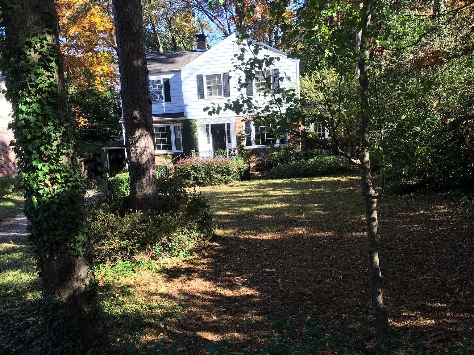 3 bed, 2582 sqft, $1,850 — Photo 2