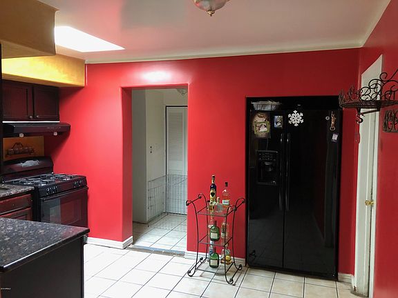 3rd image of 2305 E Pueblo Ave