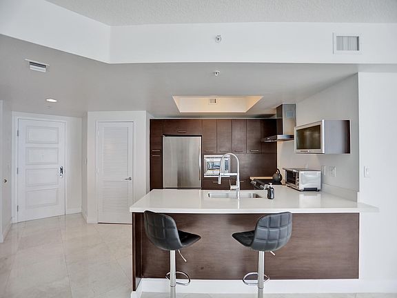 4th image of 200 Sunny Isles Boulevard #2-1506