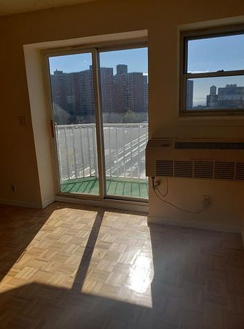 2nd image of 8 Brighton 15th St APT 2A