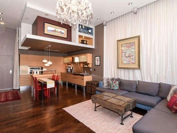 Main Living Space 12 Ft Ceil