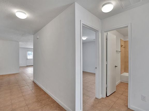 4th image of 19714 Redwood Manor Ln