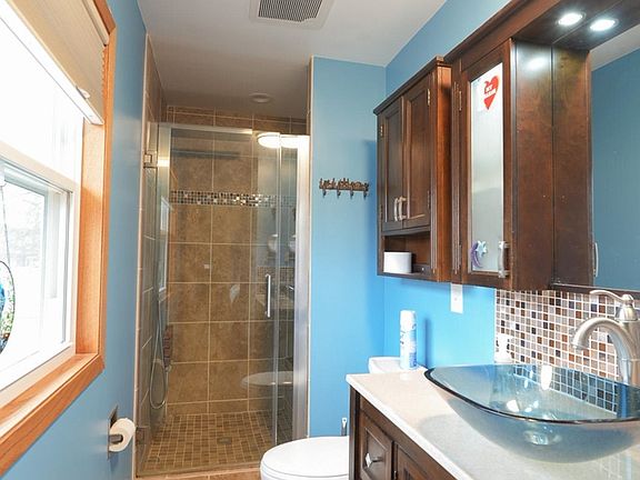 5th image of 2538 E Garfield St