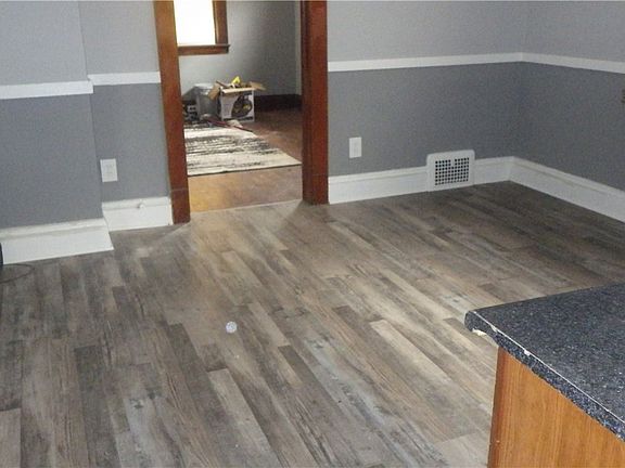 4th image of 2924 E 125th St