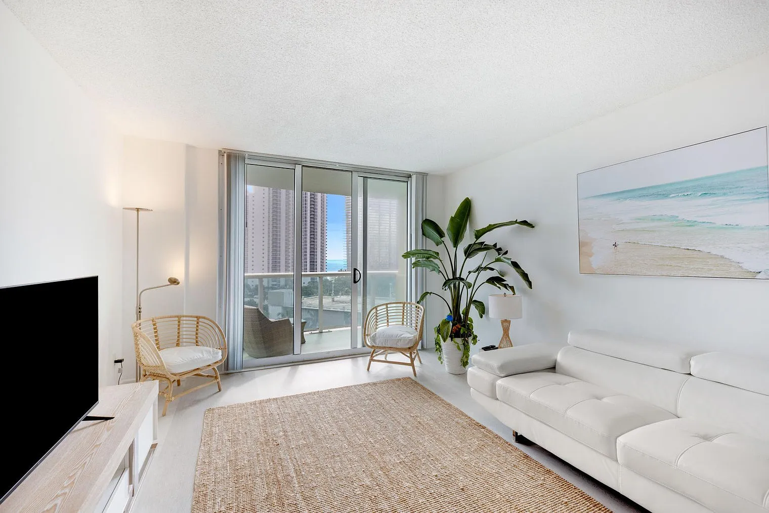3 bed, 2.0 bath, 1506 sqft, $9,569 — Photo 4