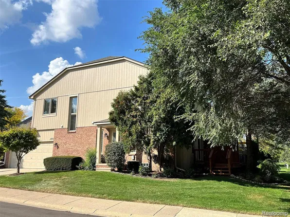 4455 Park Place Dr, Utica, MI 48316