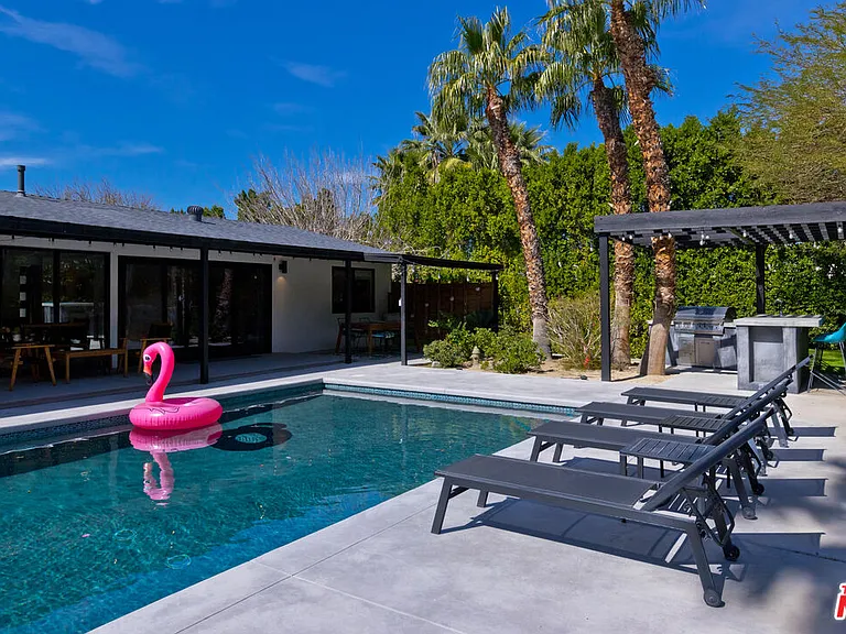 2660 N Farrell Dr — Photo 11