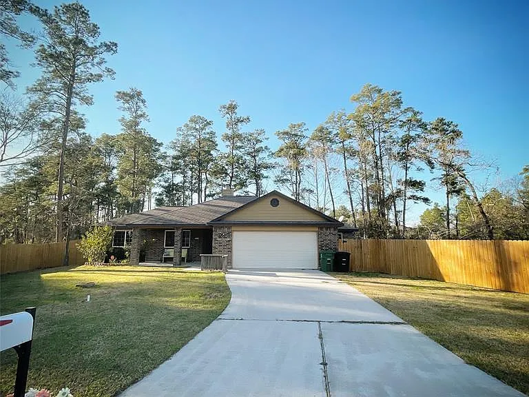 21515 Fawn Dr — Photo 1