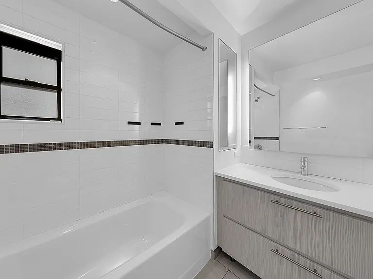 300 E 51st St #18B — Photo 12