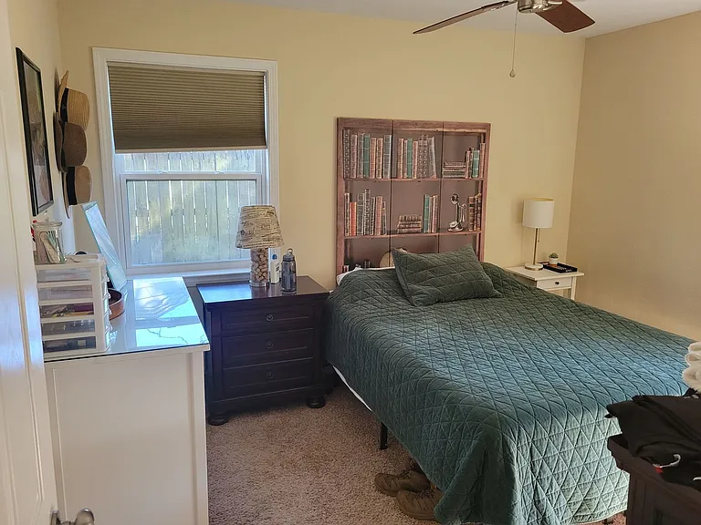 226 Staff Dr NE — Photo 10