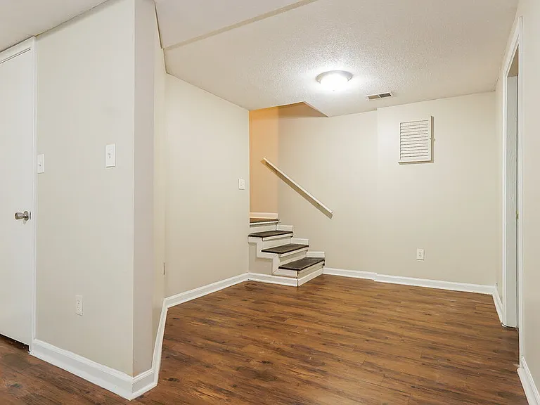 20 Moonglow Dr — Photo 10