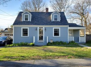 8 Grandview Ave, Fairhaven, MA 02719