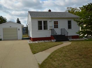 810 11th Ave SE, Aberdeen, SD 57401