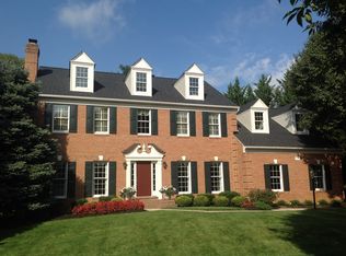 12816 Monroe Manor Dr, Herndon, VA 20171
