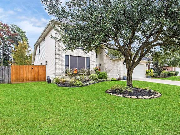 3rd image of 15102 Greenhaven Lake Ln