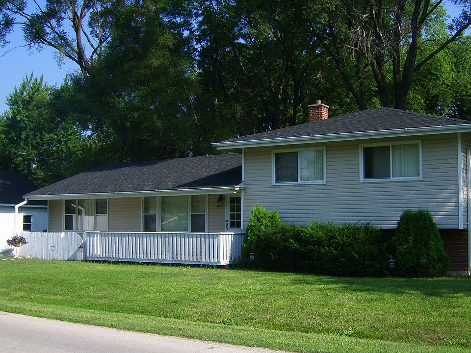 1st image of 152 N Elmwood Ave
