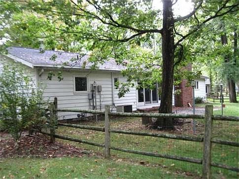 2nd image of 111 Sylvan Ct
