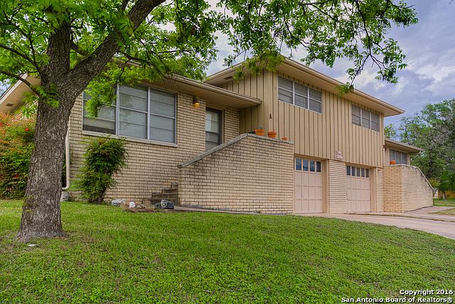 1st image of 900 Redbud Ln N