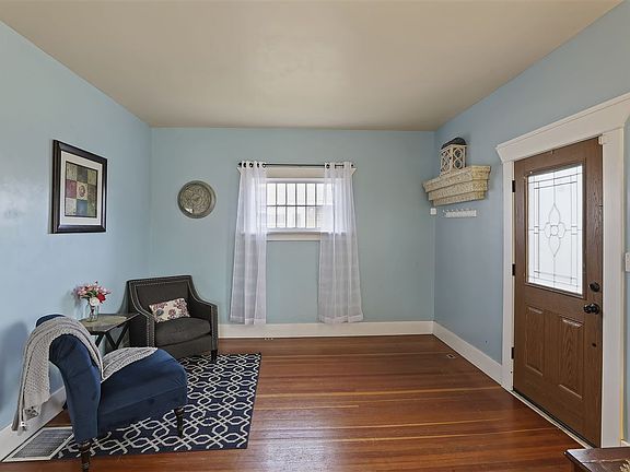 4th image of 2024 W York Ave
