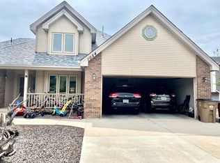 1054 Arapaho Dr, Laramie, WY 82072