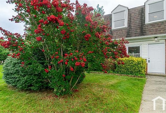 2nd image of 1335 Mantle St
