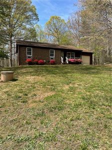 1055 Brookridge Dr, Walnut Cove, NC, 27052