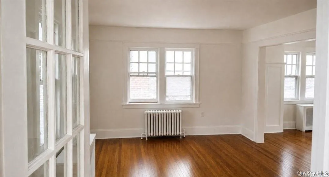 3 bed, 1.0 bath, 1700 sqft, $3,700 — Photo 3